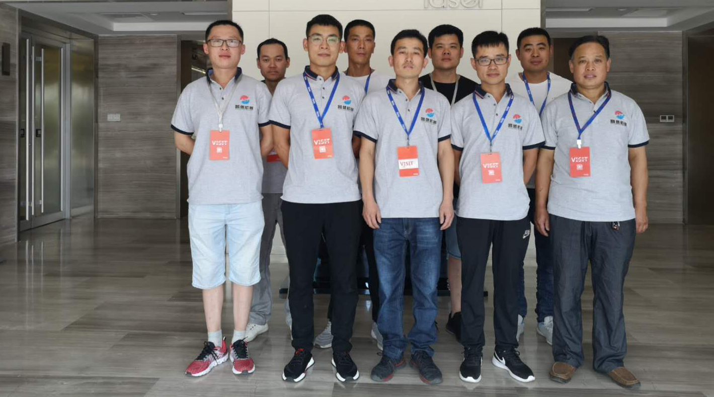 员工 在 济南 邦德 激光 股份有限公司 参观 学习 -15- 裁切