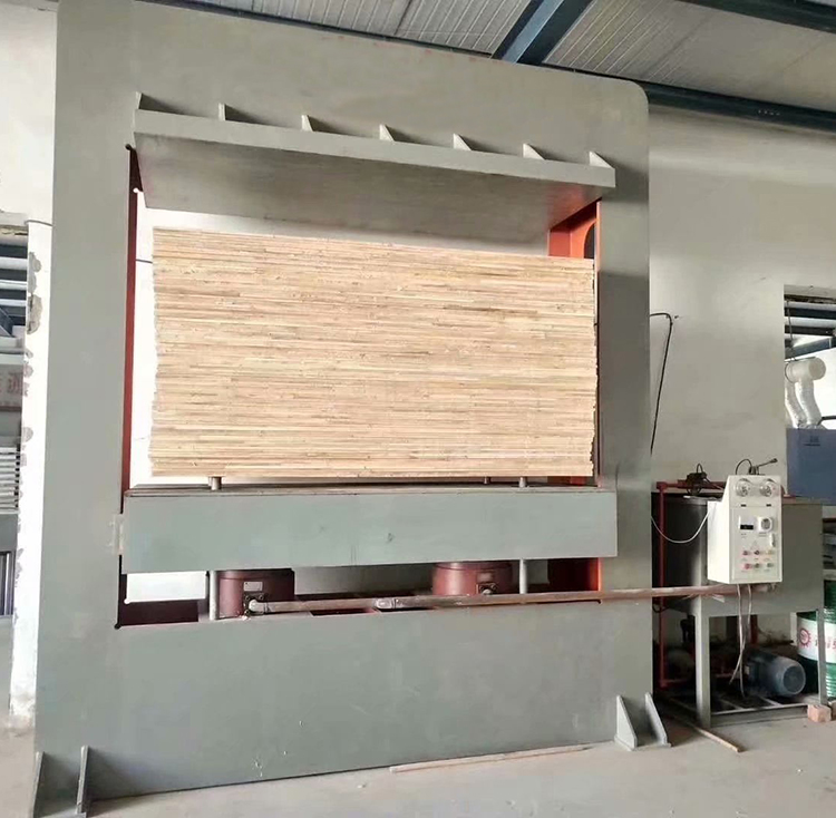 Máquina de producción de madera contrachapada: máquina de prensado en frío