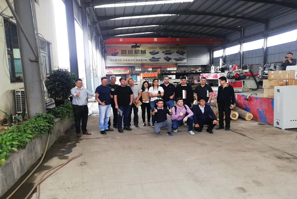 Cliente visita de brasil