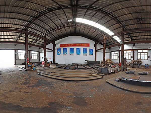 Veneer peeling machine production workshop