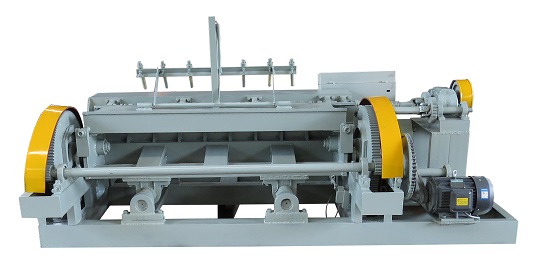 M&aacute;quina para fabricar chapas de troncos de peque&ntilde;o di&aacute;metro