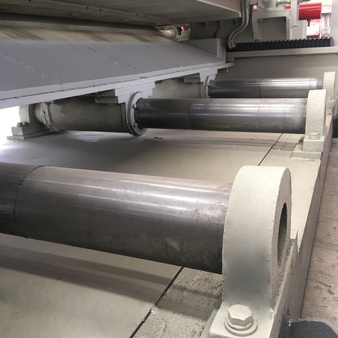 m&aacute;quina de madera contrachapada